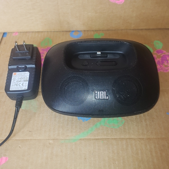 JBL On Beat Micro Portable iPhone iPad Speaker Dock - Picture 2 of 7